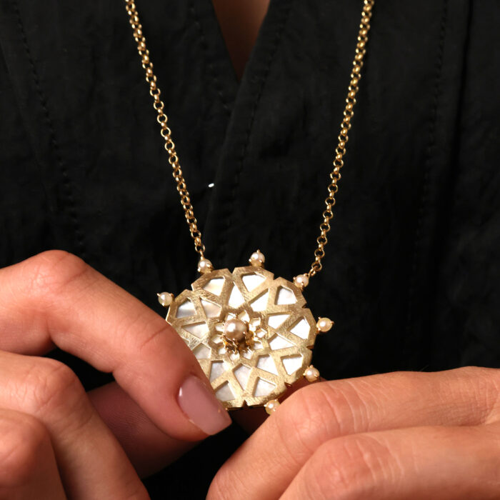 Muharraq Large Pendant and Chain with Pearl Surround and Mother of Pearl