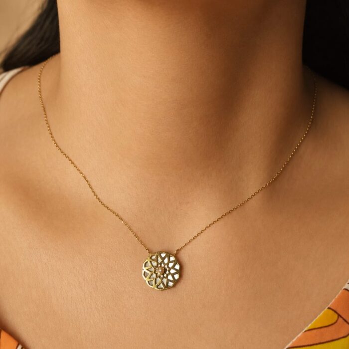 Mini Pendant and Chain with Mother of Pearl